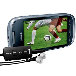 Celular Desbloqueado Nokia 701 DTV Prata c/ Tela de 3.5”, Touch Screen, Interface Symbian, TV Digital, GPS, Bluetooth, Câmera 8MP e Wi-Fi + Fone