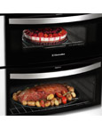 Forno com revestimento autolimpante - Menor acúmulo de gordura nas paredes e facilidade na limpeza Forno com revestimento autolimpante - Menor acúmulo de gordura nas paredes e facilidade na limpeza