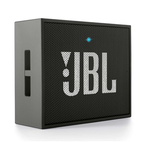 Com acabamento emborrachado nas laterais caixa som portátil jbl go wireless preta