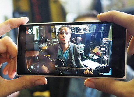 Lumia 830 com câmera PureView de 10 MP Lumia 830 com câmera PureView de 10 MP