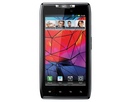 O celular desbloqueado Motorola Razr, de frente O celular desbloqueado Motorola Razr, de frente