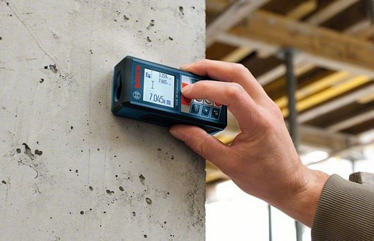 A GLM 80 mede distâncias com muita precisão Trena a Laser Digital Bosch GLM 80 uso
