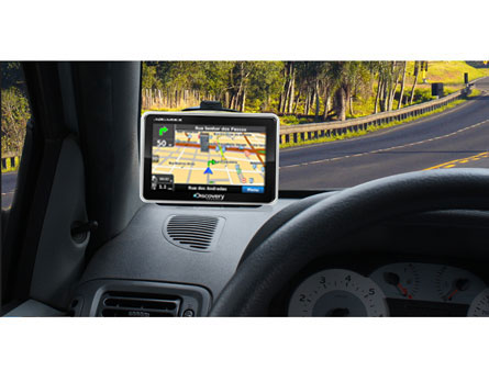 Muito mais detalhes na tela de seu GPS - Através dos mapas em 3D, você sabe com precisão para onde ir Muito mais detalhes na tela de seu GPS - Através dos mapas em 3D, você sabe com precisão para onde ir