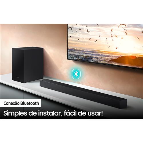 Soundbar Samsung HW-T450, com 2.1 canais, potência de 200W, Bluetooth e