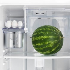 refrigerador Electrolux DW52X Inox prateleira