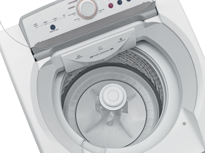 Roupas quase secas com a potente centrifugação