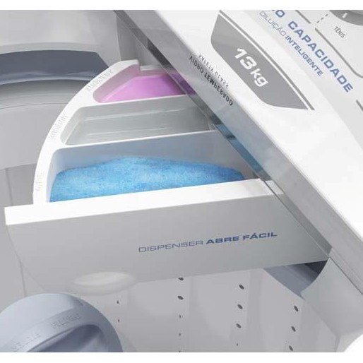 Praticidade total em uma máquina de lavar com multidispenser