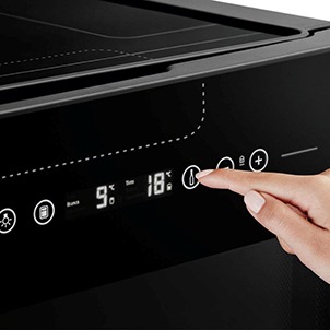 Geladeira de Vinhos Electrolux ACD29 painel Touch