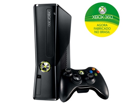 Xbox 360 4 GB  - Conexão rápida ao Xbox Live, porta para Kinect, controle remoto e 4 GB de memória