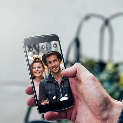 Tela HD de 4.7 polegadas e 16 GB de memória interna