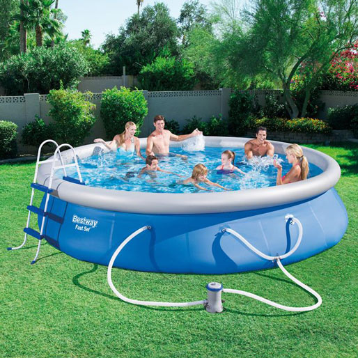 Piscina Bestway Inflável 9.677 Litros com Filtro Piscina Bestway Inflável 9.677 Litros