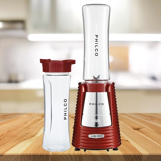 Ideal para preparar bebidas e levá-las por onde quiser Liquidificador Philco Fit Retrô copos 600ml
