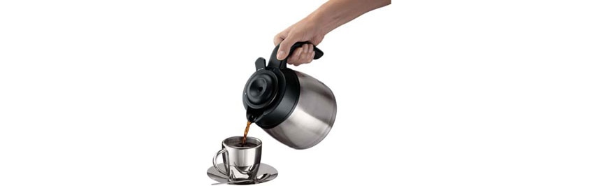 Cafeteira elétrica com vários recursos - Prática de usar e de guardar