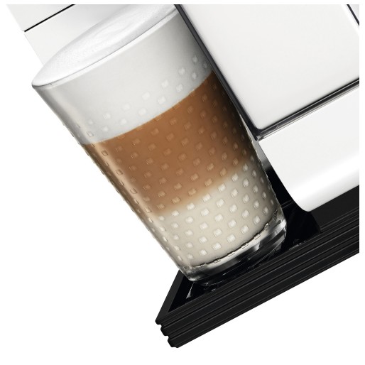 A Nespresso tem recipiente de leite removível