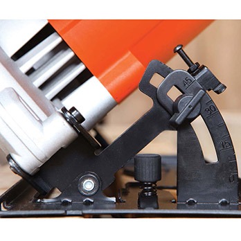 Serra Circular Black&Decker CS1024 ângulo