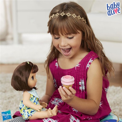Idade recomendada – a partir de 3 anos Boneca Hasbro Baby Alive Sobremesa Mágica criança 3 anos
